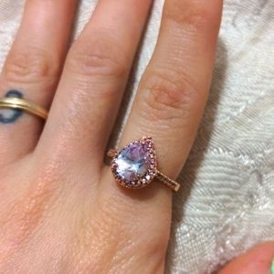 Teardrop gemstone ring